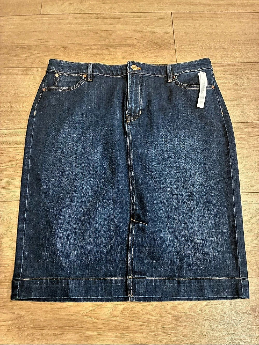 NWT Talbots Women’s Dark Wash Faded Denim Skirt Size 16P Petite